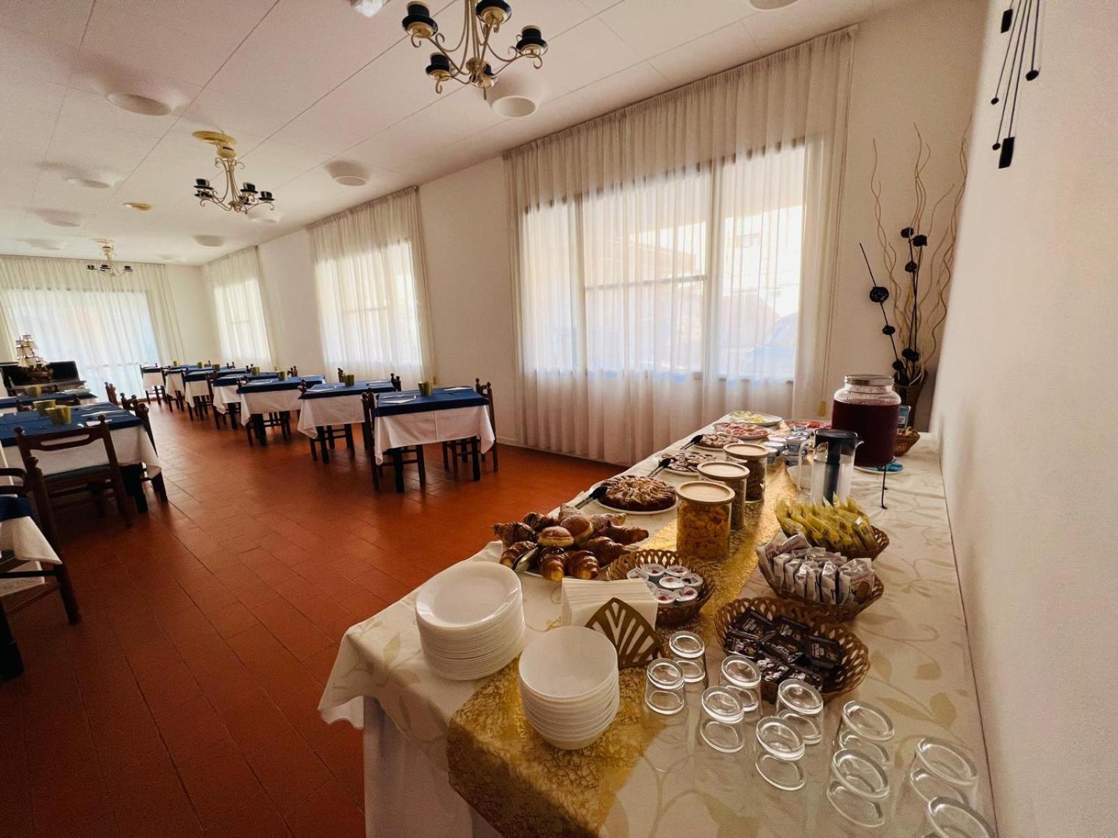 Hotel Villa Dei Fiori Bellaria-Igea Marina Buitenkant foto