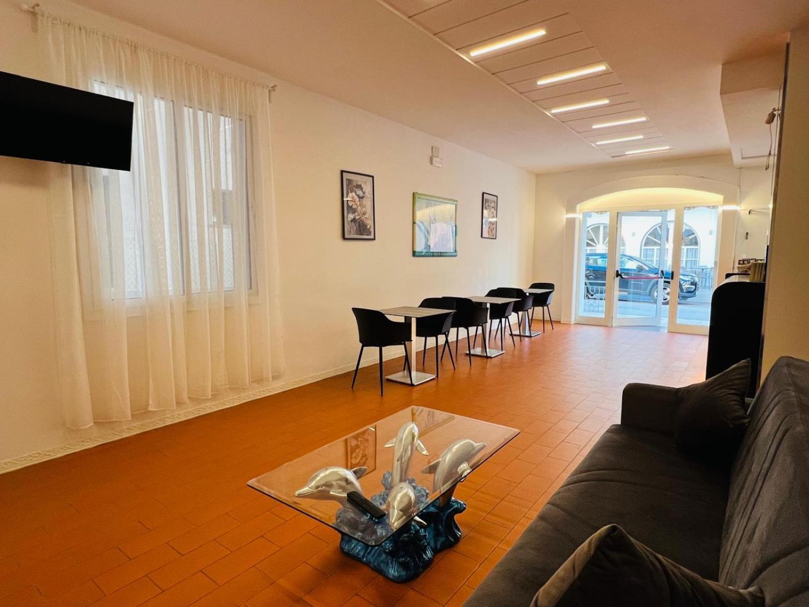 Hotel Villa Dei Fiori Bellaria-Igea Marina Buitenkant foto