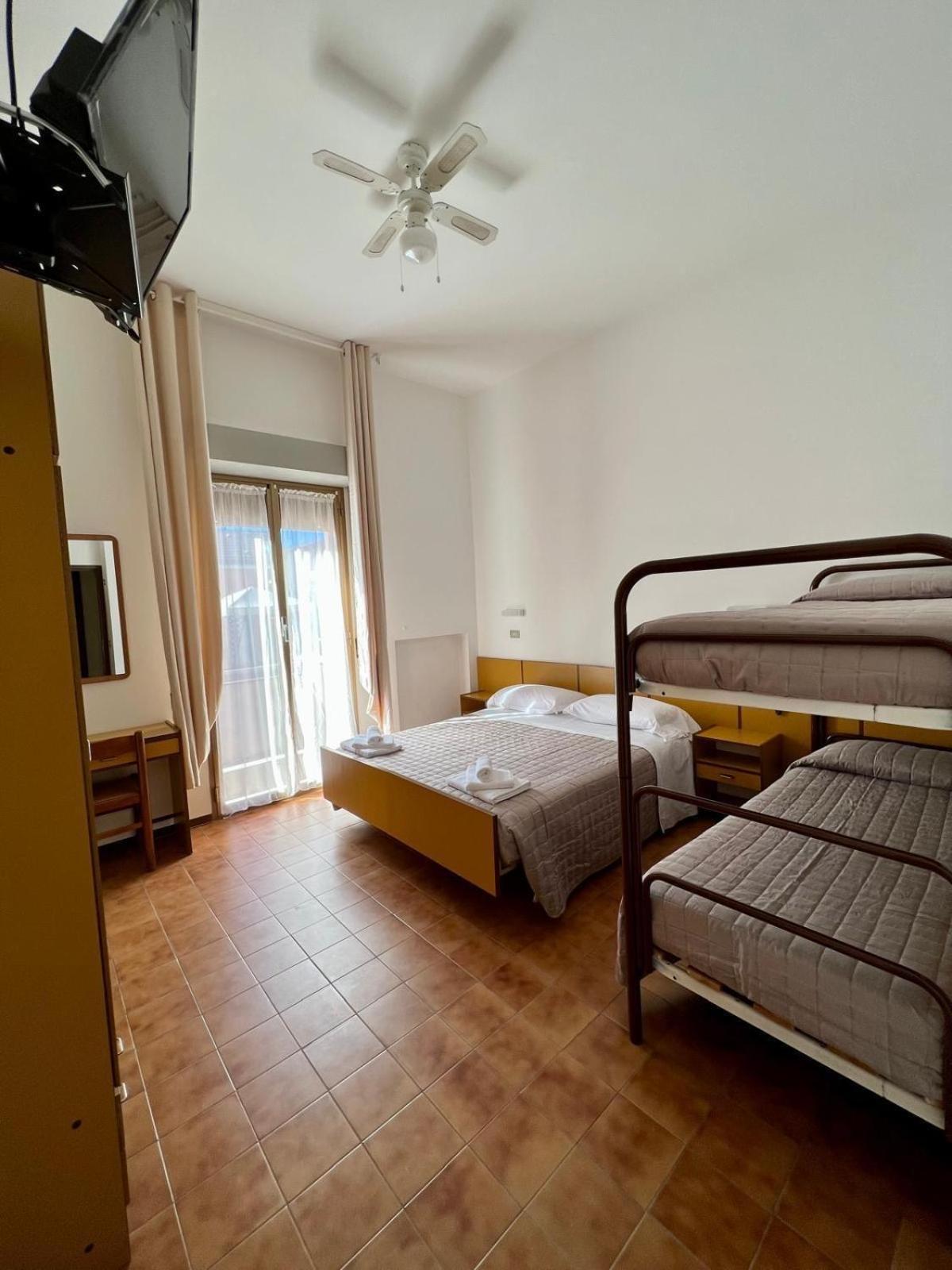 Hotel Villa Dei Fiori Bellaria-Igea Marina Buitenkant foto