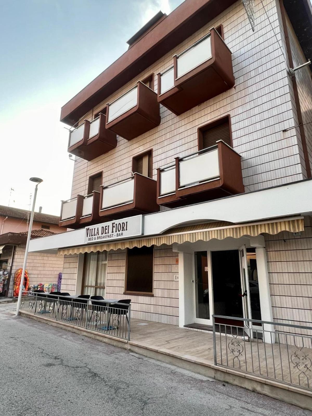 Hotel Villa Dei Fiori Bellaria-Igea Marina Buitenkant foto