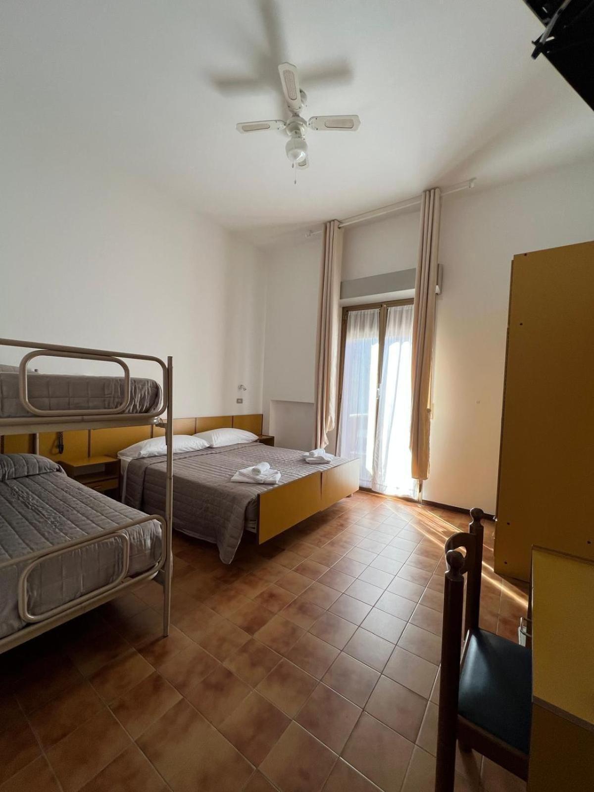 Hotel Villa Dei Fiori Bellaria-Igea Marina Buitenkant foto