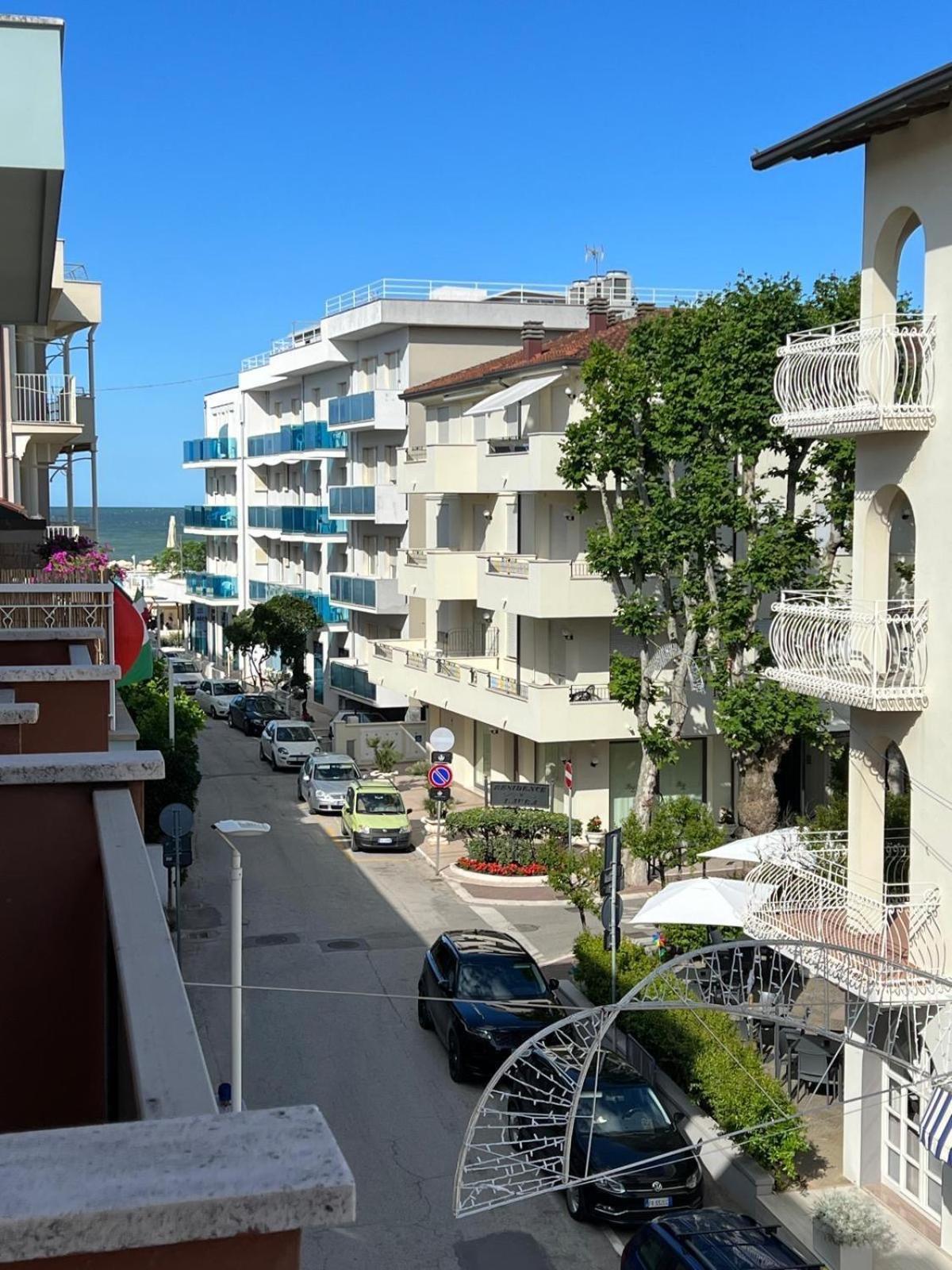 Hotel Villa Dei Fiori Bellaria-Igea Marina Buitenkant foto