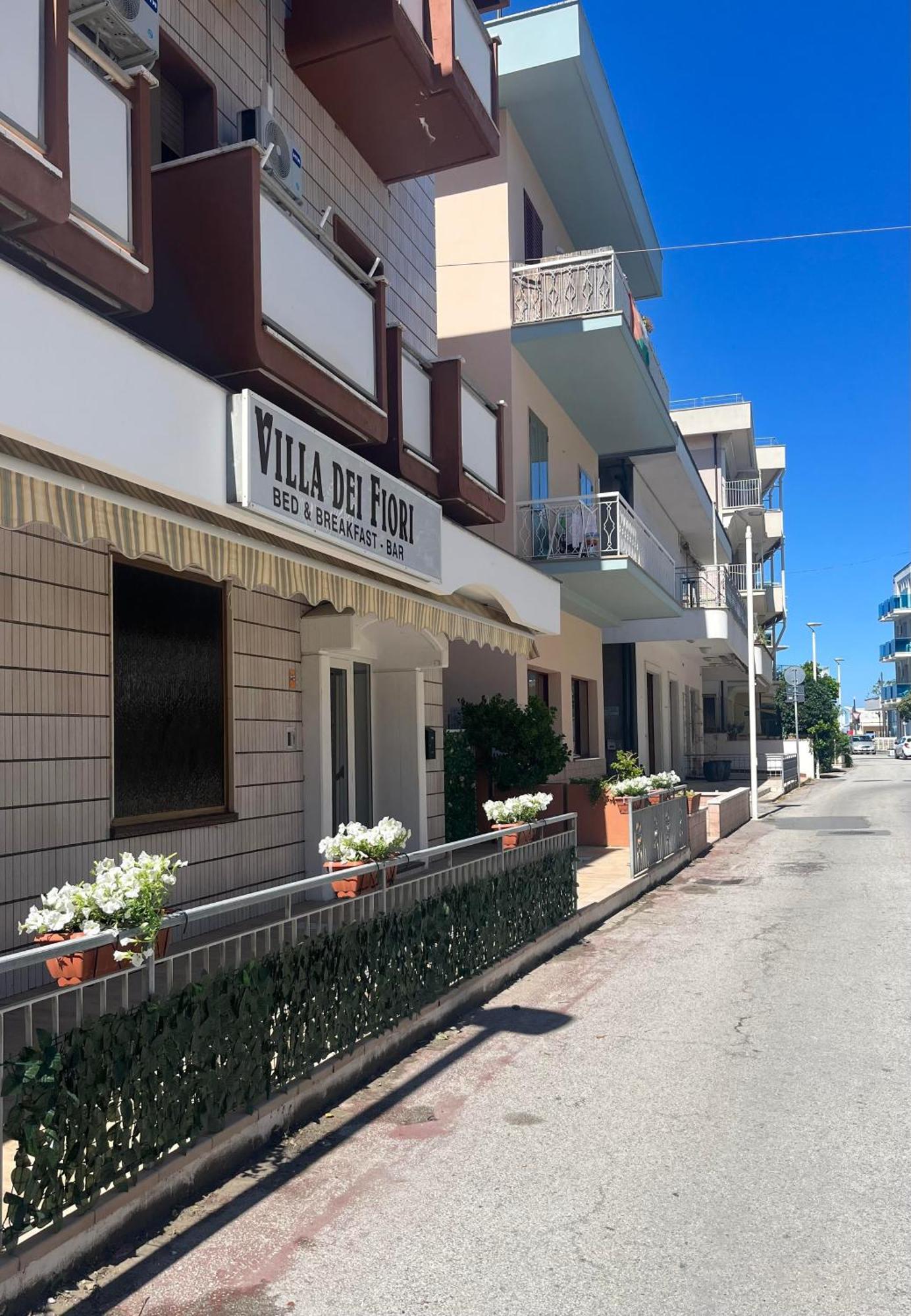 Hotel Villa Dei Fiori Bellaria-Igea Marina Buitenkant foto