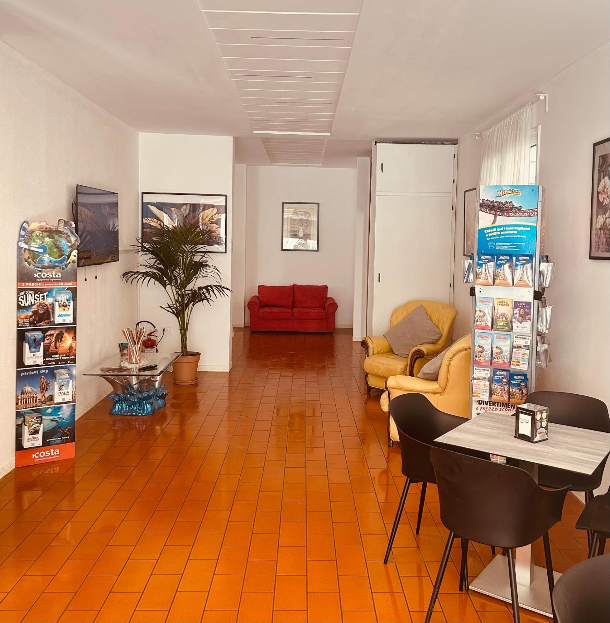 Hotel Villa Dei Fiori Bellaria-Igea Marina Buitenkant foto