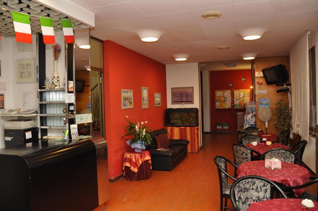 Hotel Villa Dei Fiori Bellaria-Igea Marina Buitenkant foto